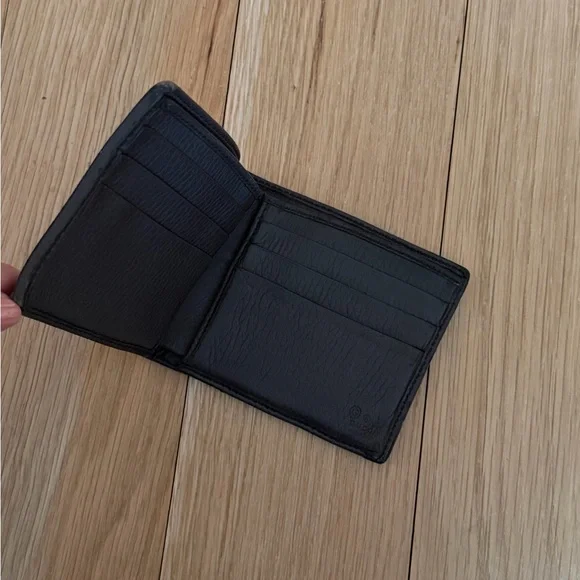 Gucci Beige and Black GG Pattern Wallet - Picture 5 of 5